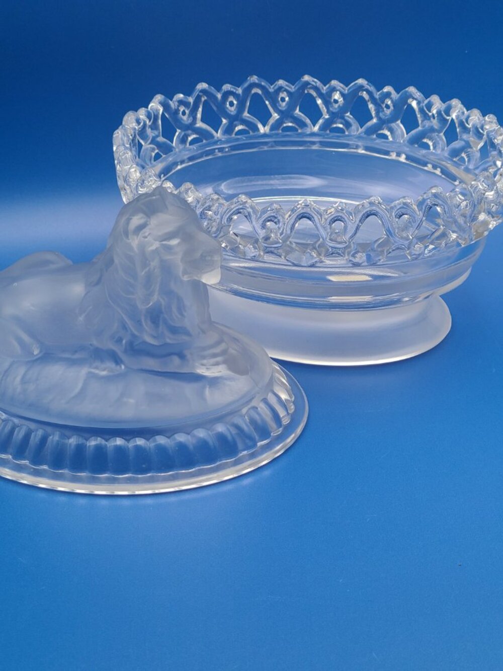 40% SALE Imperial Glass Vintage MCM Atterbury Frosted Clear Lion Box Dish - Picture 6 of 13